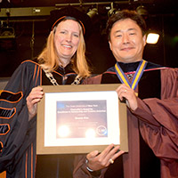Keewon Kim Receives SUNY Chancellor's Award for Excellence in Scholarship and Creative Activities